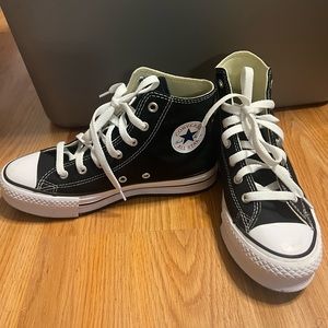 High Top Platform Converse size 3.5Y
